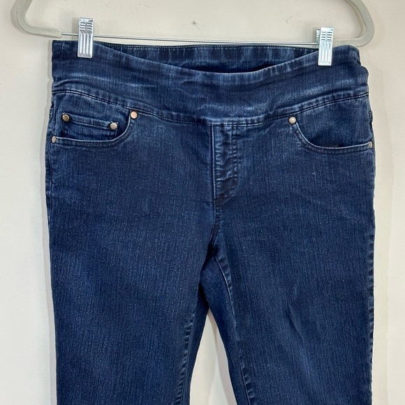 Christopher & Banks sz 8 jeans signature slimming lighter than photos - Picture 2 of 13